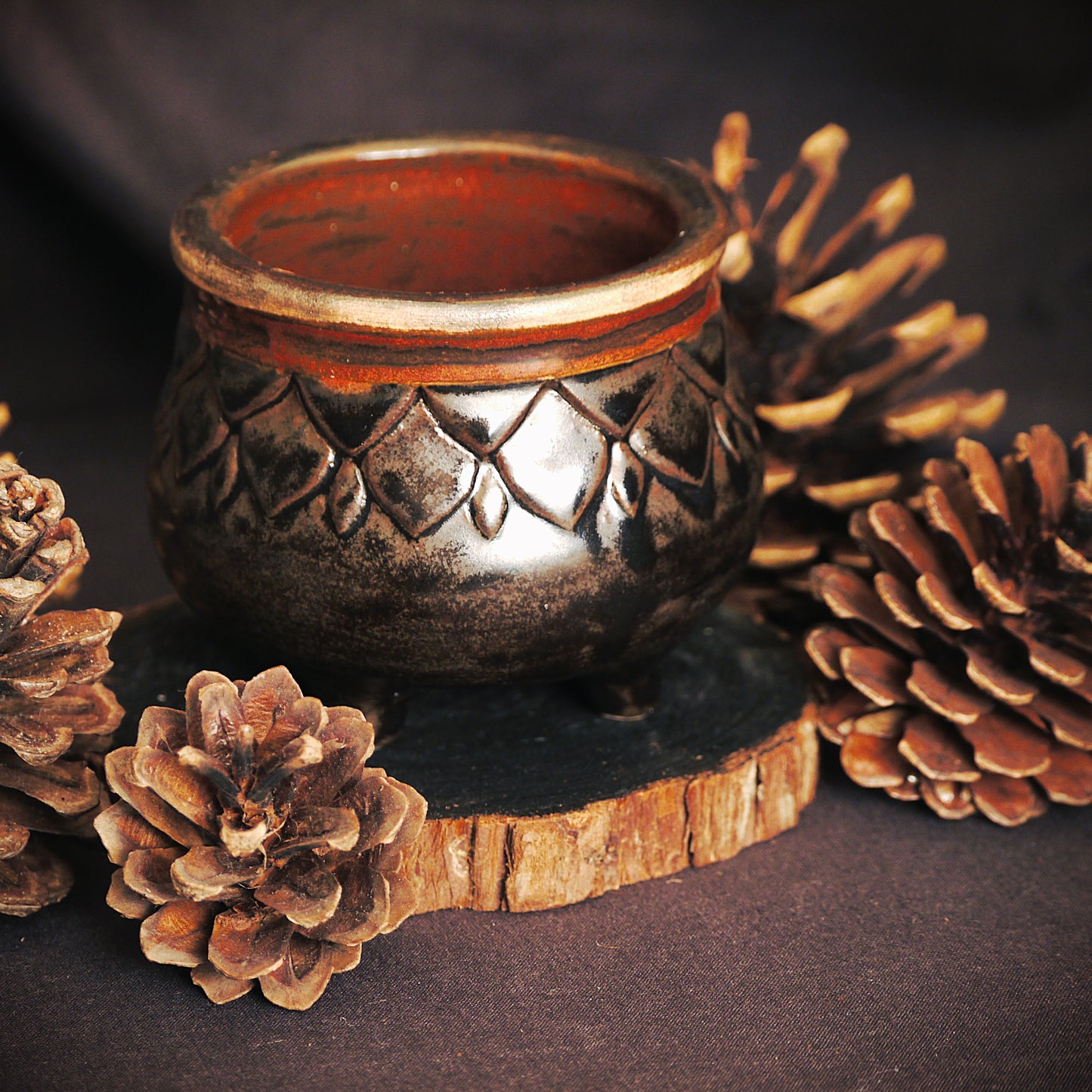 Copper Rim, Black Dragon Scale Pot